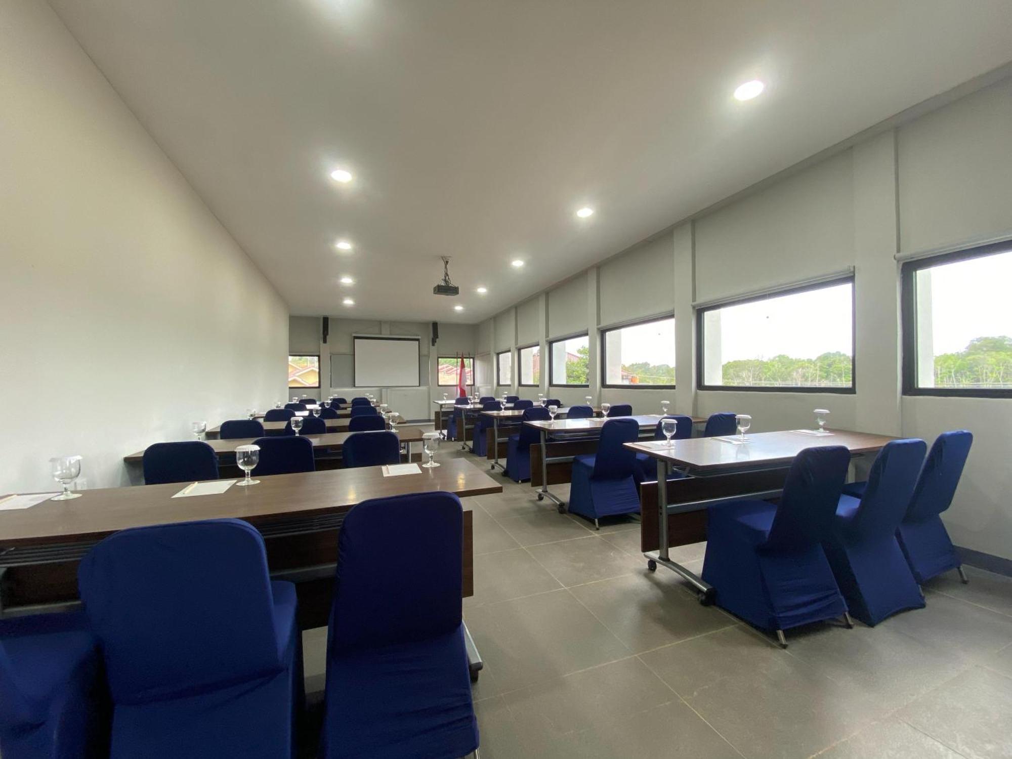 Onyx Hotel & Villa Tanjunguban 외부 사진